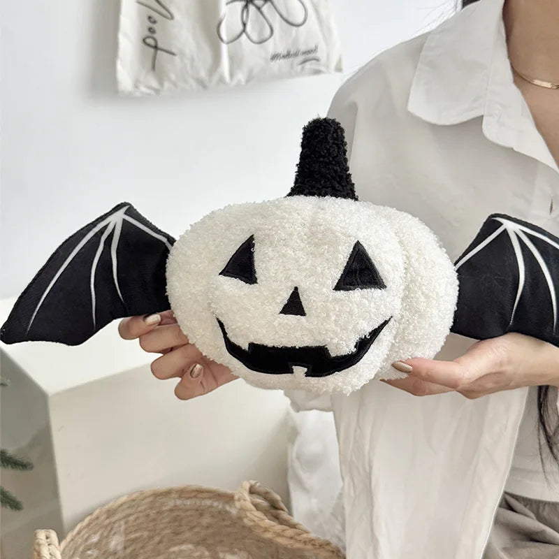 Elysia Pumpkin Kissen - Weiches Plüsch, Fledermausflügel-Design 3