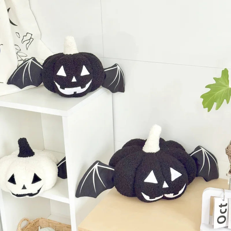 Elysia Pumpkin Kissen - Weiches Plüsch, Fledermausflügel-Design 4