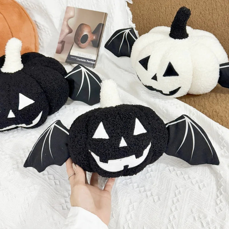 Elysia Pumpkin Kissen - Weiches Plüsch, Fledermausflügel-Design 5