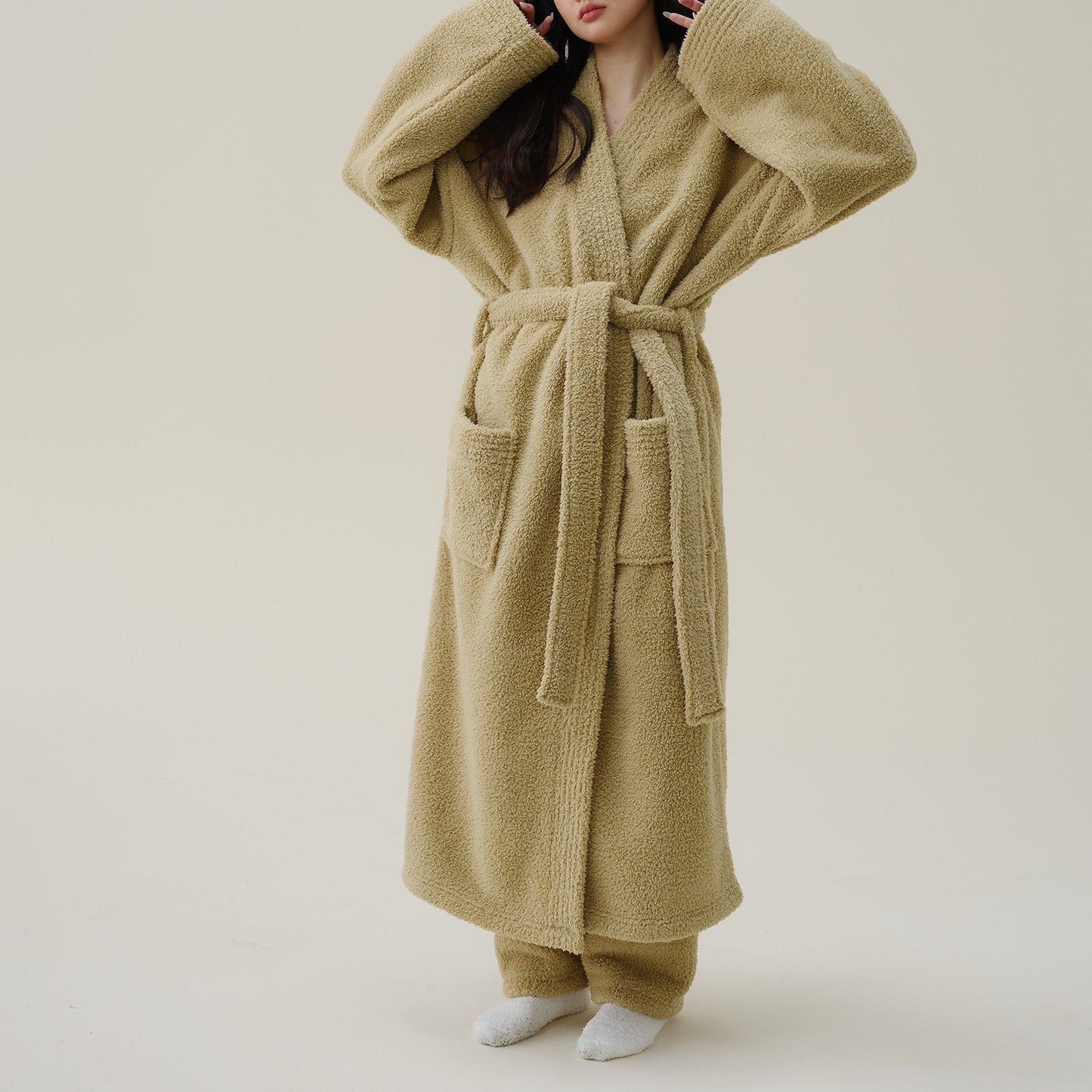 Liora Damen Bademantel Lang - Flauschig, Kimono-Schnitt, Winterkomfort 5