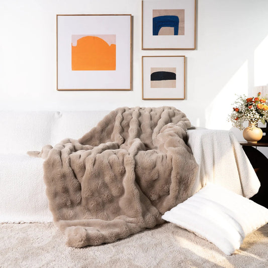 Liora Sofaüberwurf - Weiches Kunstfell, Ganzjährig Gemütlich 0