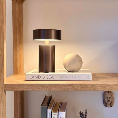 Lumé Tischlampe - LED-Säule, Modernes Design für Beistelltisch und Nachttisch 2