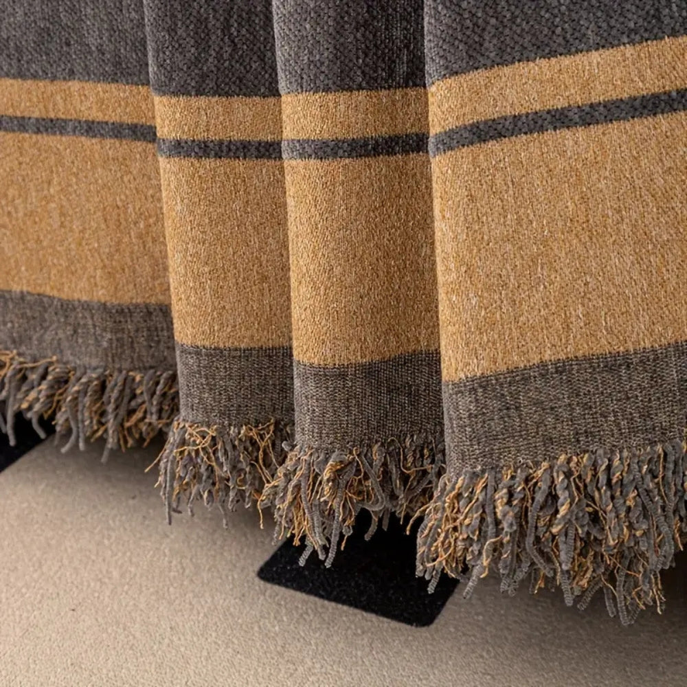 Tigra Sofabezug - Luxus Chenille, Modernes Tigermotiv, Maschinenwaschbar 4